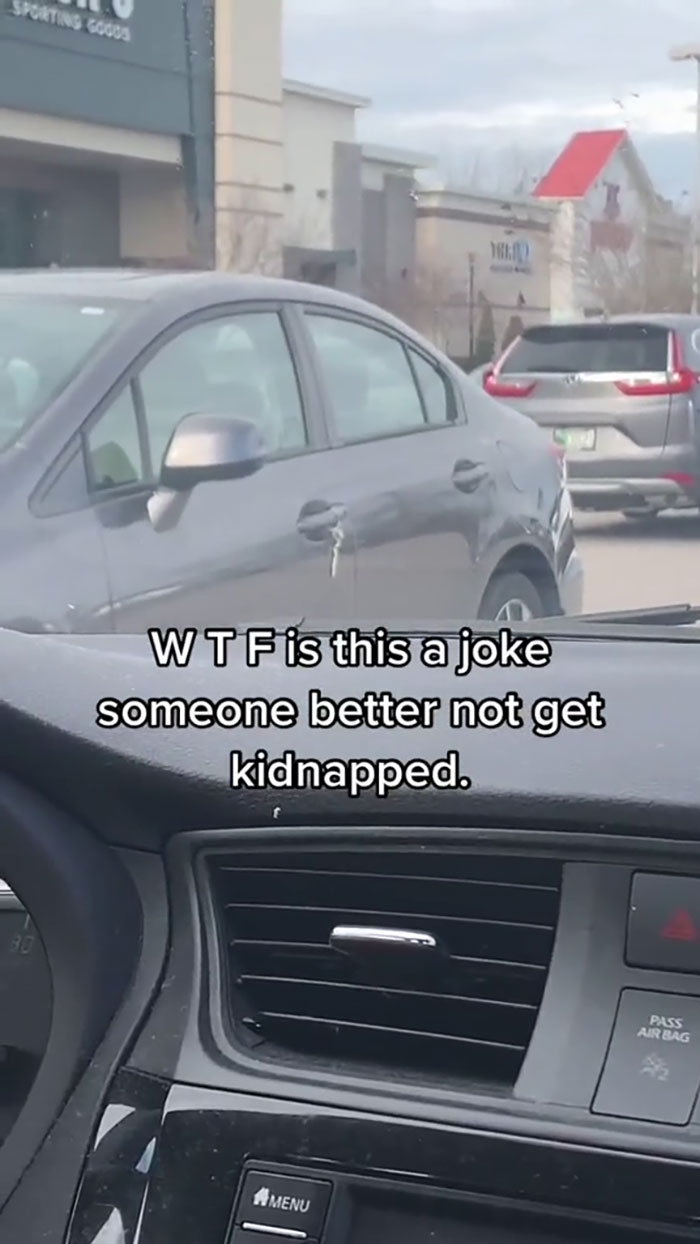 Woman Finds A Bizarre Wire Left On This Car's Door, Another Man Explains That This Means Nothing Good, Goes Viral