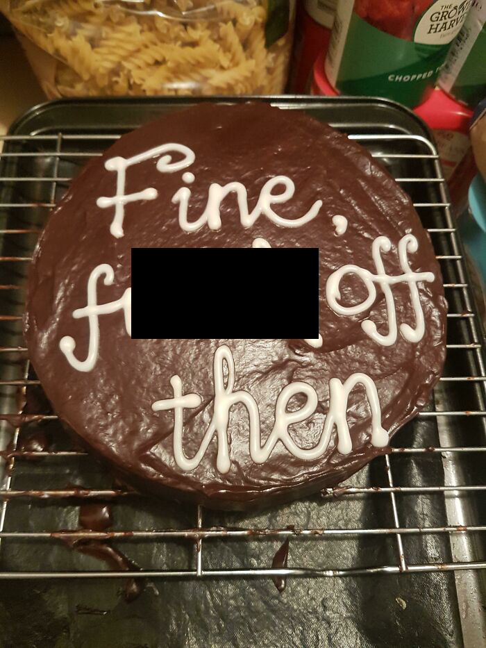 My Friend From Work Is Moving To A New Job So I Made Her A Cake