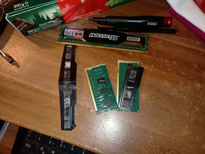 Had An Arguement With My Dimm. I Won