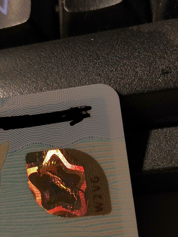 Newer Italian Id Cards Have A Tiny Holographic Relief Map Of Italy