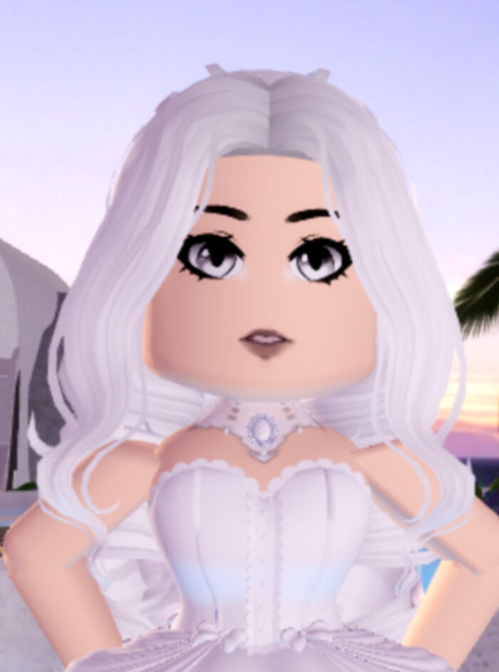 An Albino Girl From A Book I’m Writing. I Made Her In Royale High On Roblox To See What She’d Look Like.