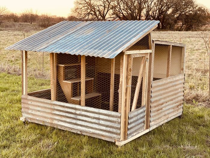Chicken Coop I Made From All Recycled Materials
