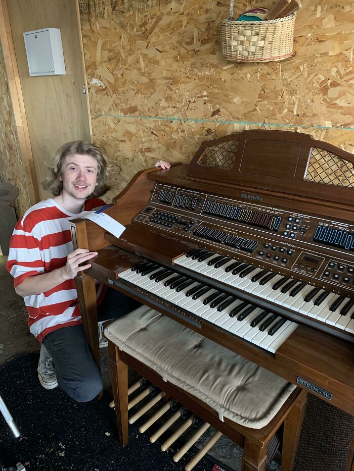 Just Found This Beautiful Baldwin Organ. Works Perfectly, And Got It For Only 170$. My Biggest Thriftstore Haul Of All Time , I’ve Wanted One Forever!!