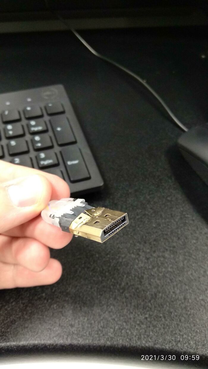 " It Would Not Enter Into The Hdmi, So I Thought It Needed A Bit Of A Push..." A Pair Of Pliers And 2 Minter Later...