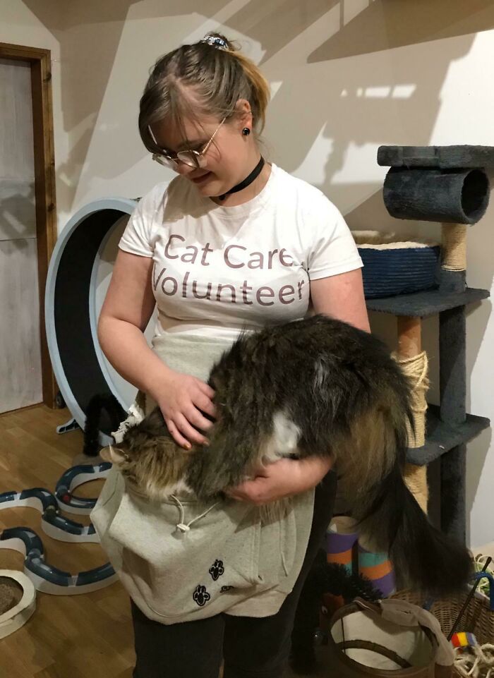 I Volunteer At The Cat Cafe In My Uni City. Our Maine Coon (Marijke, Or Meep For Short) Has Been Walked Around In This Pouch Since She Was A Tiny Kitten - Though She Is A Wee Bit Bigger Than She Was A Few Years Ago!