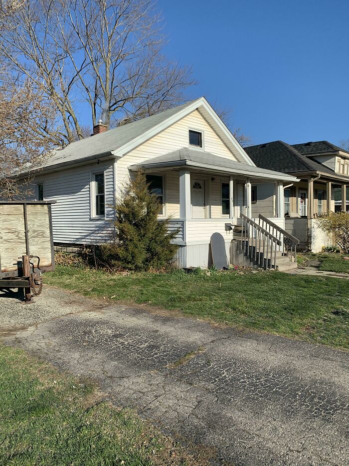 Bought My First House! Close Tomorrow Morning. Needs Some Work But I Couldn’t Be Happier
