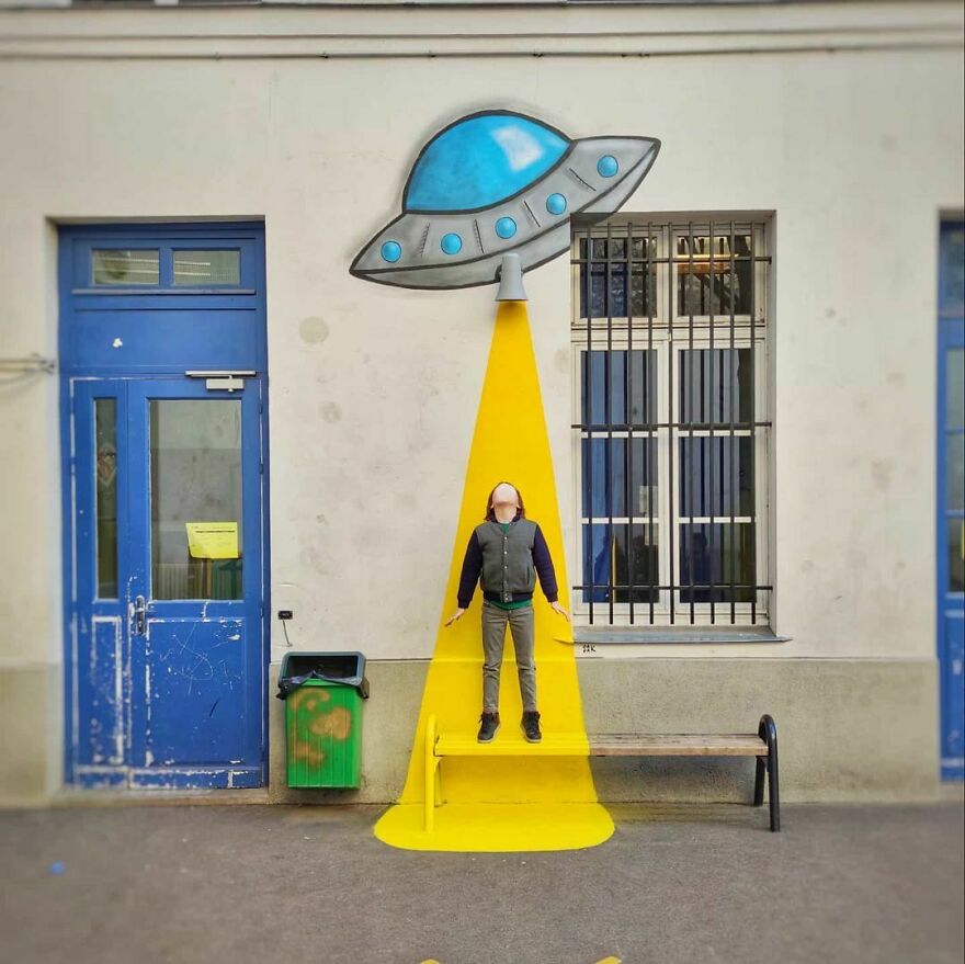The UFO's Attack V2
#oakoak #placedesvosges #school #urbain #ufo #ovni #attack #yellow #soucoupevolante #enfants #kids #streetart #mtn94 #jaune #flyingsaucer #urbanintervention #banc #wallart #graff #funny #funnyart #pictureoftheday #school #paris #parisstreetart