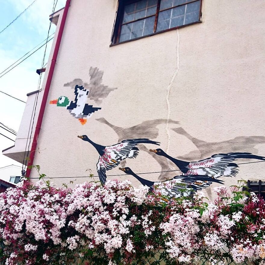 Nice Shot From @nao874gai In Osaka :) #oakoak #streetart #urban #art #funny #fun #duckhunt #nintendo #osaka #oakoal
