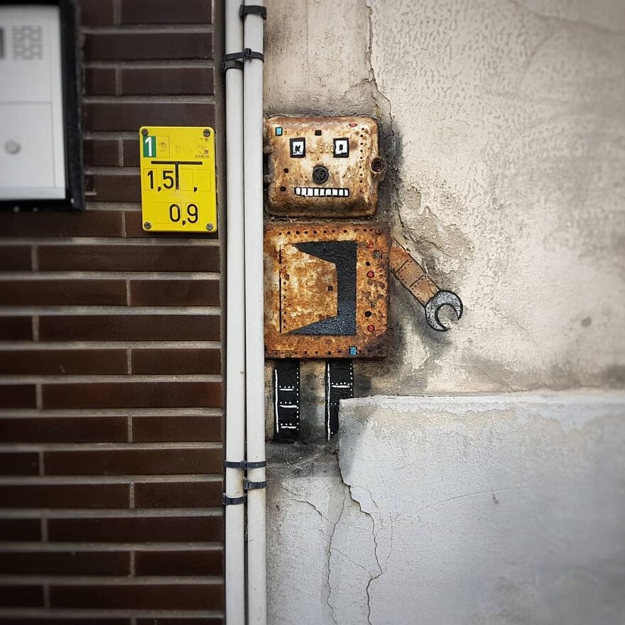 The Small Robot In Ostend For @thcrstlshp Festival Last March.
#oakoak #urban #robot #urbanintervention #ostend #streetart #graff #stencil #wall #fun #graff #belgium #belgique #thecrystalship