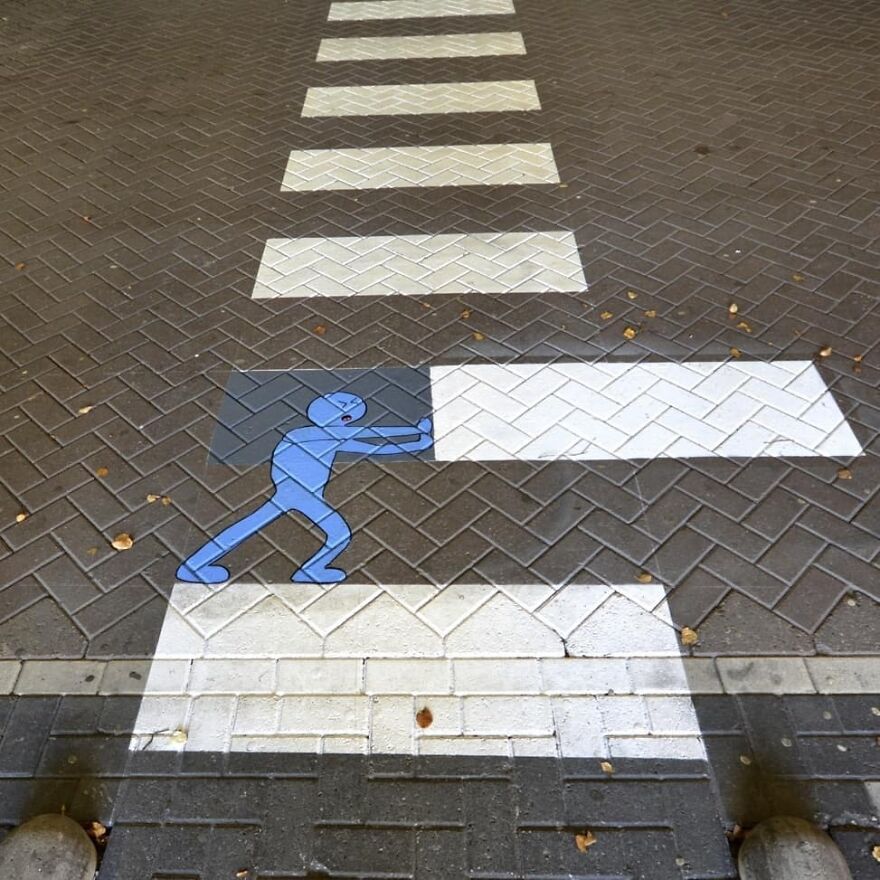Change The Rules
#oakoak #streetart #urbanart #oaky #amsterdam #pedestrian #passagepieton #crosswalk #whiteline #passage #stencil