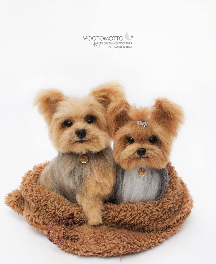 You Can Buy Happiness Only If You Buy A Dog 🐕😆❤️
.
agree?😀
.
#reallookseriesmootomotto #yorkie #needlefelt