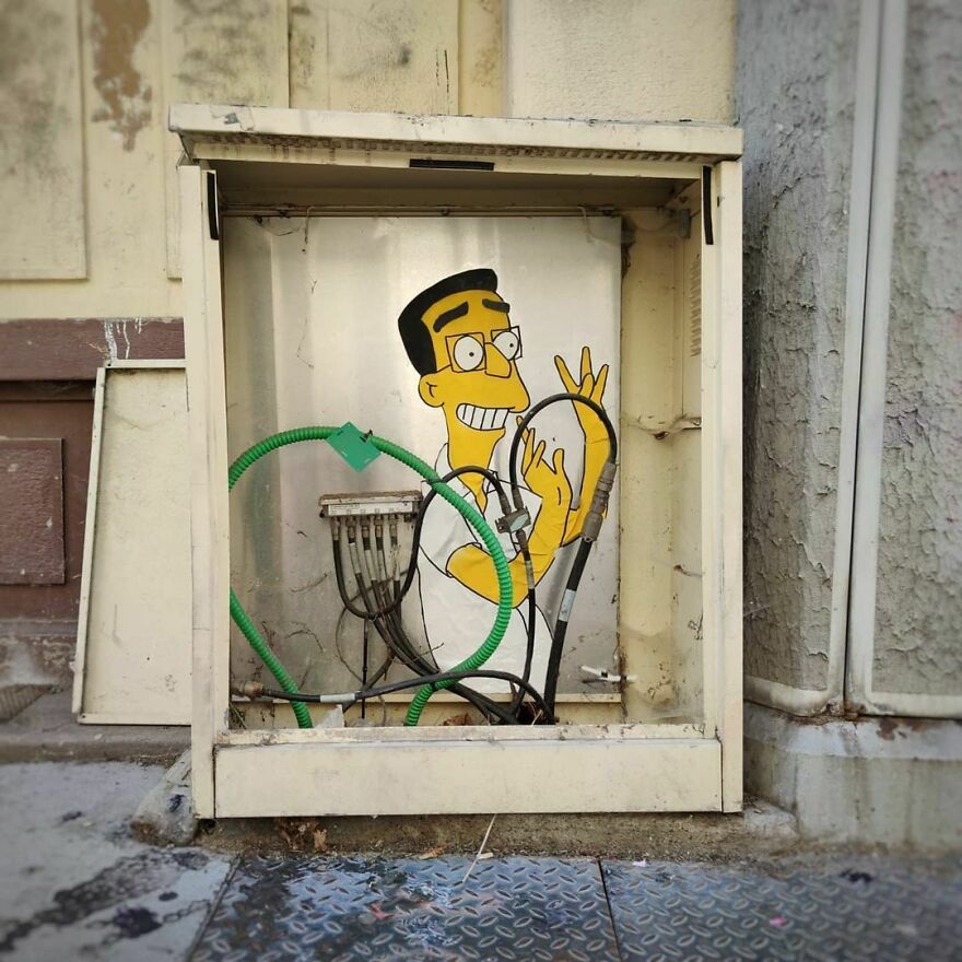 "What's This ? Extremly Hight Voltage. Well I Dont Need Savety Gloves Because I M Homer Simpson"
#frankgrimes #thesimpsons #simpson #homersimpson #oakoak #streetart #urbanart #electric #saintetienne #art #street #hightvoltage #simpsons #collage #urbanintervention