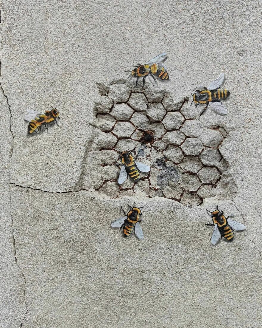 The Urban Bees
les Abeilles Urbaines
#oakoak #streetart #urbanintervention #art #urban #arturbain #wallart #bee #abeille #miel #honey #ruche #wall #mur #saintetienne #art
#urbain
