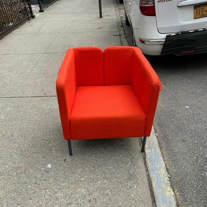 Why Am I So Excited About This Chair You Ask? Because I Took The Picture! 17th Street Between Ppw And 10th!