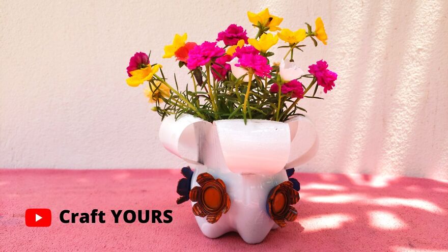 Easy DIY Craft | How To Make Flower Pot From Plastic Bottle | Craft Yours