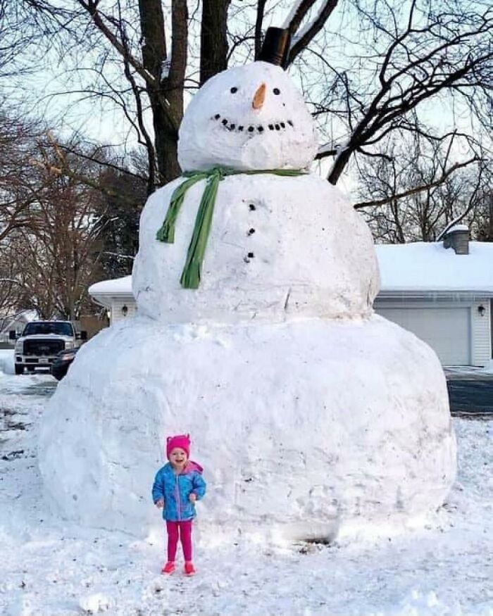 Este gargantuesco muñeco de nieve