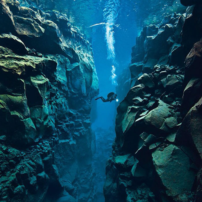 Islandia es el único lugar del mundo donde se puede nadar entre dos placas tectónicas