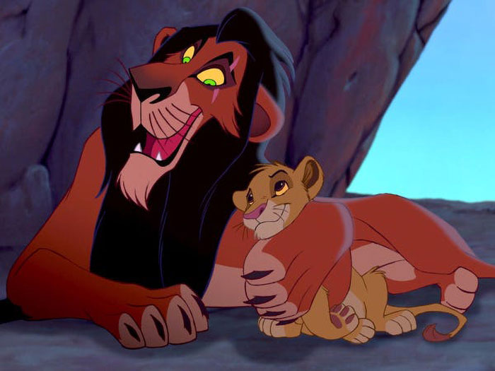 In The Lion King, The Lions Retract/Extend Their Claws As Needed (Even In Subtle Moments)... But Scar's Claws Are Always Out