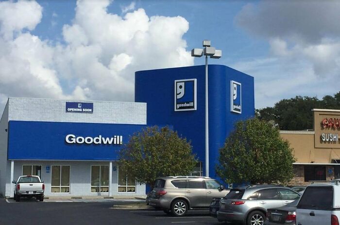 Goodwill (May Have?) Used To Be A Circuit City - Savannah, Ga