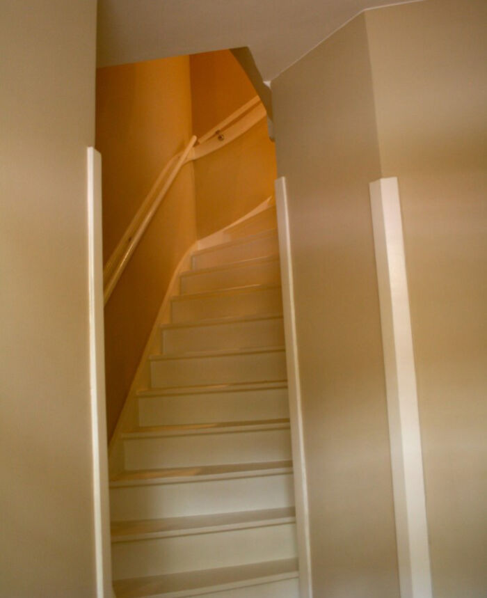 En los Países bajos, las escaleras suelen ser muy estrechas y empinadas