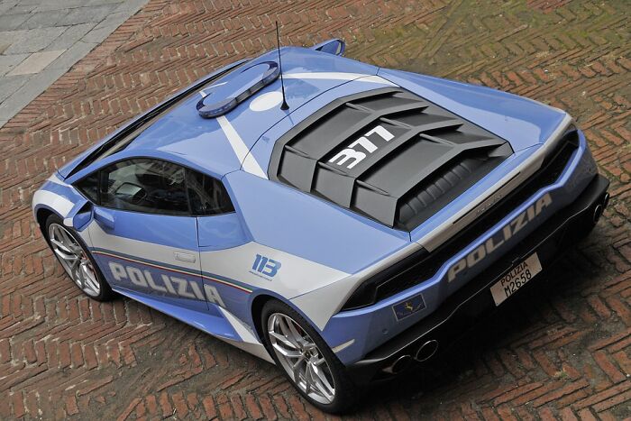 There’s A Lamborghini In The Italian Police Fleet