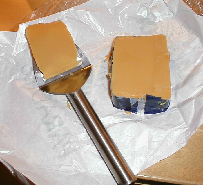 Los suecos utilizan un cortador de queso especial en lugar de un cuchillo 