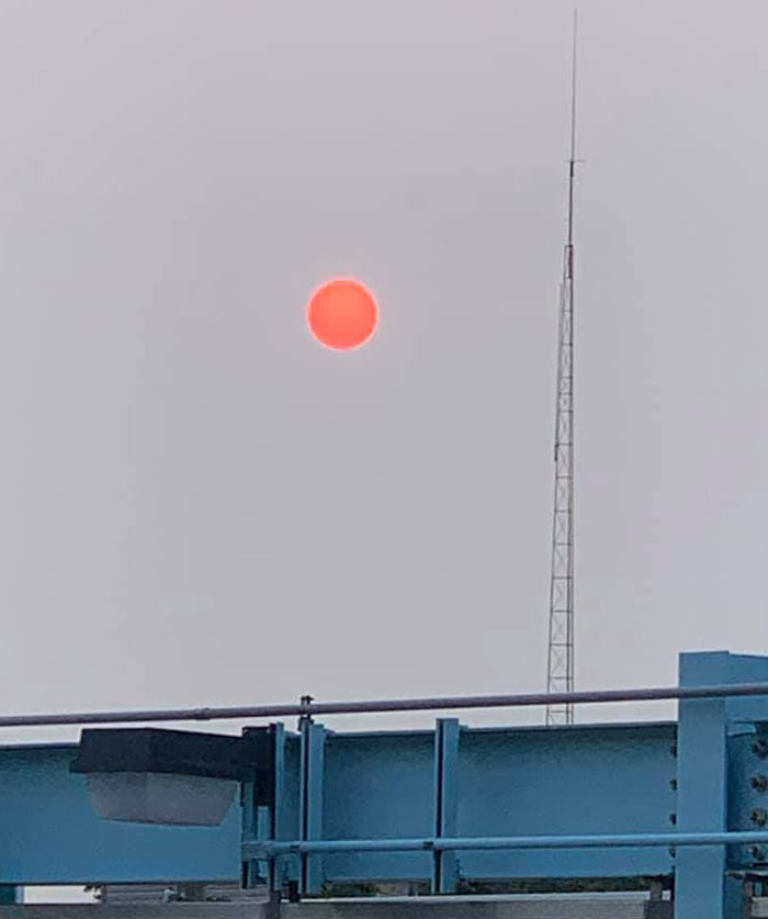 This Photo My Brother Took Of The Sun From A Philly Rooftop Looks Like The Sunset On Tatooine