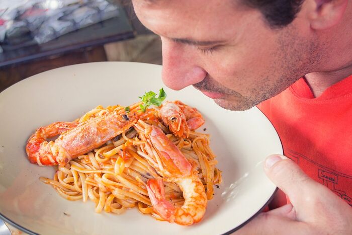 30 Chefs revelan las "señales de alarma" de los restaurantes que indican que deberías comer en otro sitio