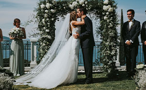 40 Ditch-Worthy Wedding Traditions, According To People In This Online Group