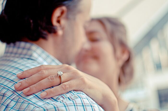 30 Women Who Married A Person That Wasn't "The One" Share How Their Life Turned Out