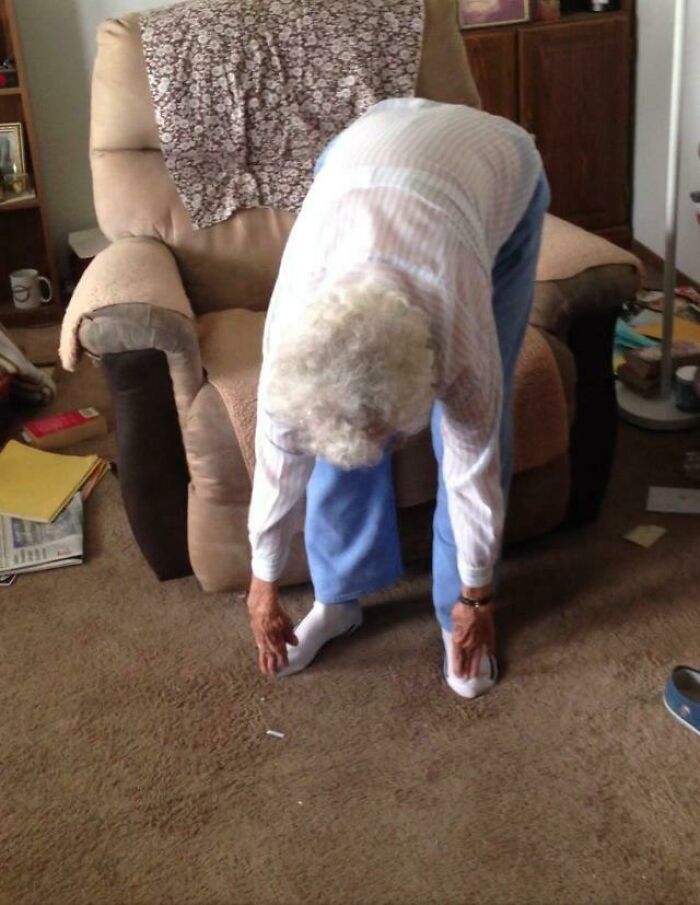 My 97-Year-Old Great-Grandma. She Lives Alone, Drives Herself, Mows Her Lawn, Loves Sexy Men, And Drinks On The Regular. This Is Her Proving She Can Touch Her Toes