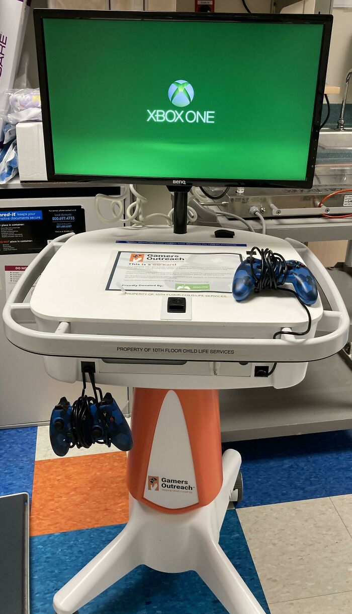 I Work At A Children’s Hospital And We Were Donated This Gaming Station
