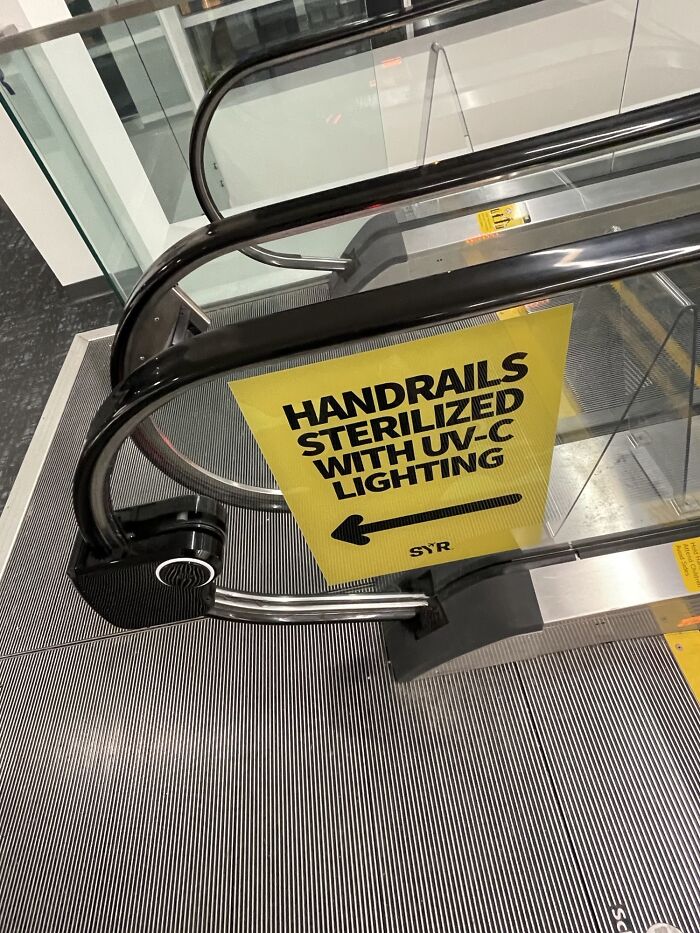 Airport Escalator Has Automatically Sterilized Handrails (Assuming Because Of Covid)