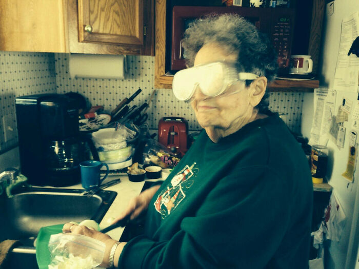 This Is How My Grandma Cuts Onions