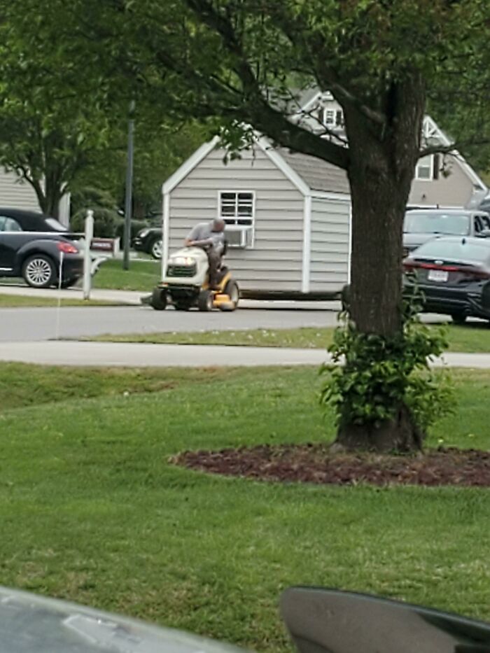This Dude Was Towing A Shed With A Lawnmower