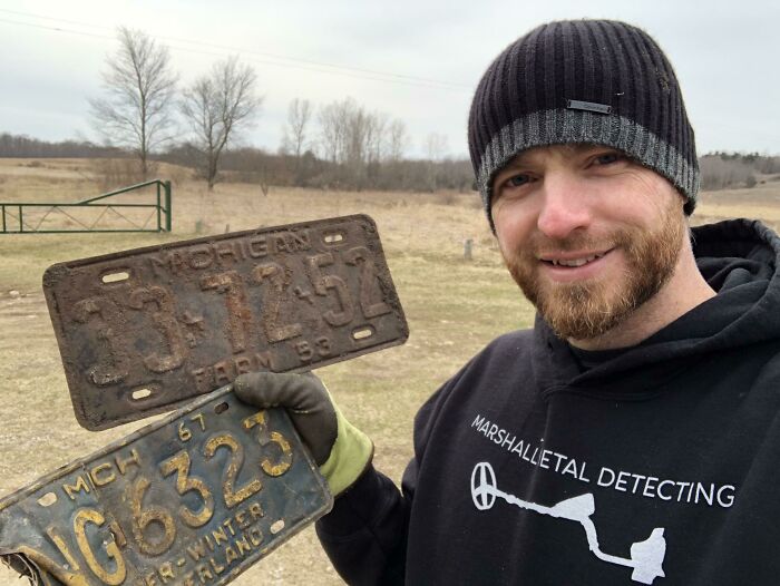 Cool Plates Found At A Farm Site. Farm Is Gone But The Relics Remain!