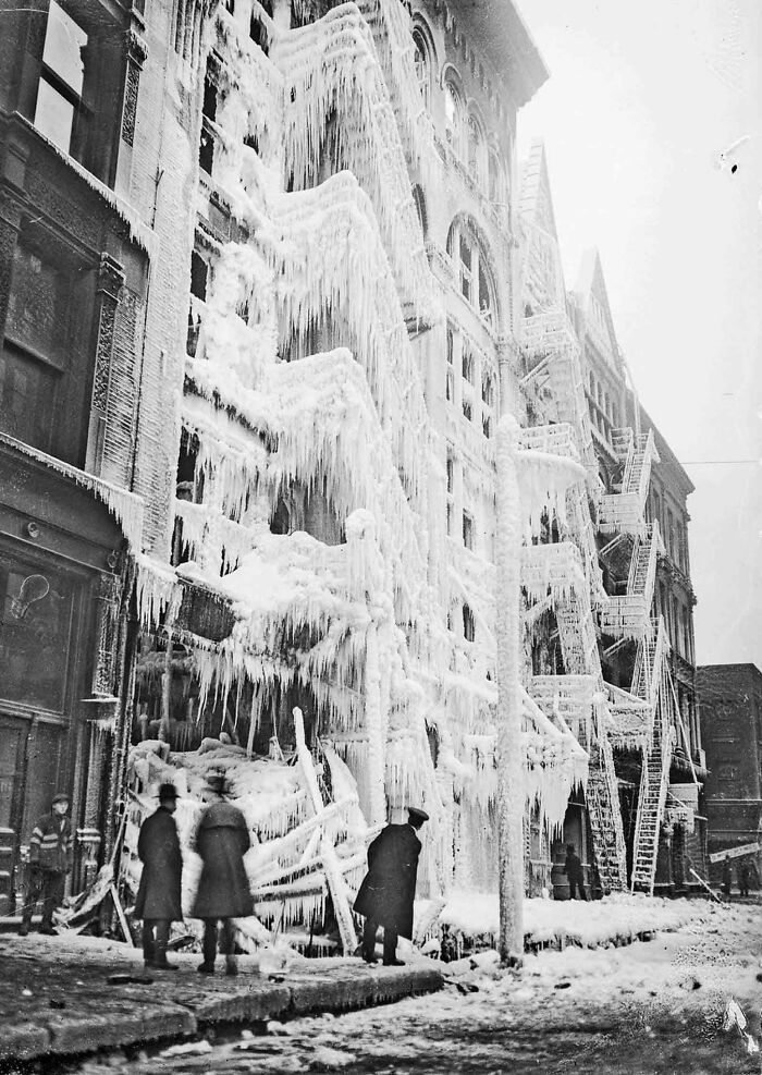 The Result Of Firefighting In Extreme Winter Conditions. The Remains Of The Eureka Building In Chicago. 1920