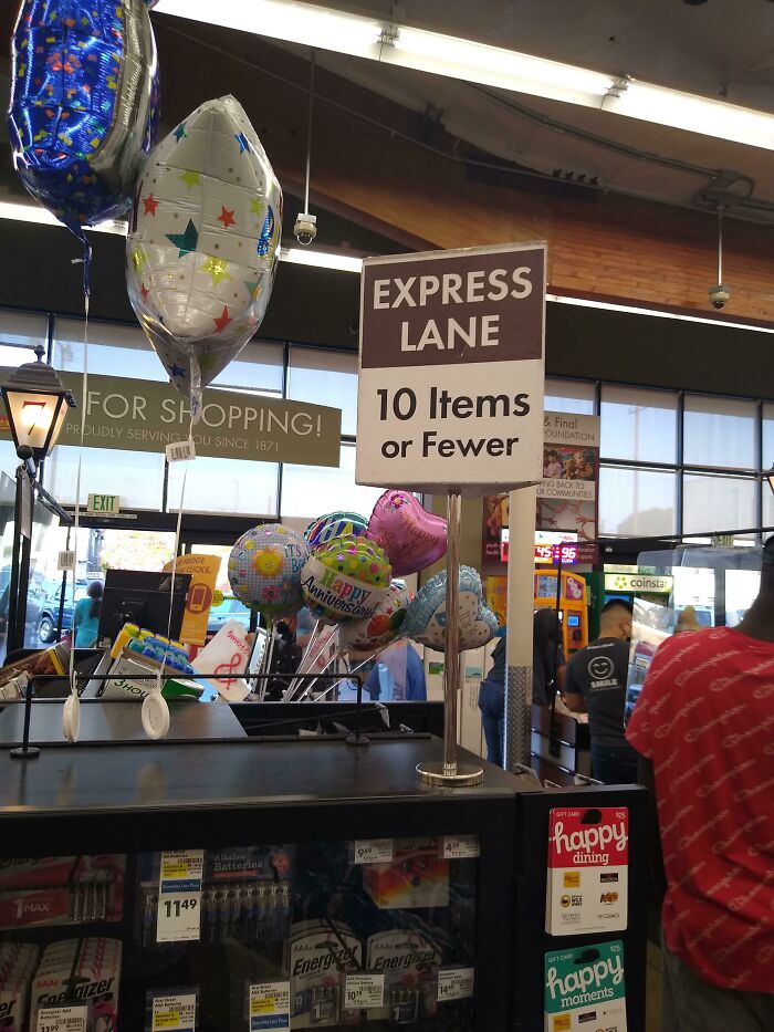This Express Lane Sign With Correct Grammar