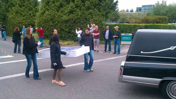 Microsoft Employees Holding A Funeral For The iPhone Following The "Success" Of Their Windows Phone