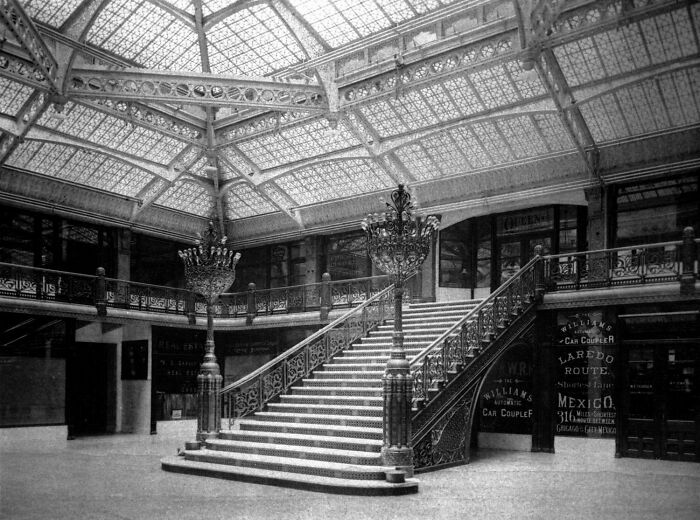 The Original Light Court Of The Rookery Building, Chicago. 1886-1905. Parts Of This Are Still There, But Hiding Beneath The Renovation By Frank Lloyd Wright, Where They May Remain Hidden
