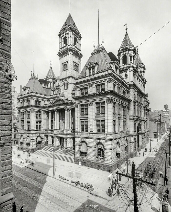 Old Post Office Building In Pittsburgh, Pennsylvania. Built In 1892, Demolished In 1966 For A Parking Lot
