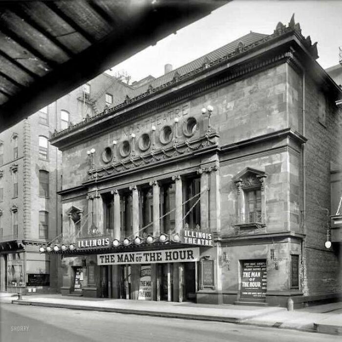 Chicago’s Illinois Theater: 1900-1932 One Of The City’s Most Prestigious Theaters, It Was Closed For The Depression And Never Reopened. Demolished For A Parking Lot, A Commercial Skyscraper Now Stands In Its Place