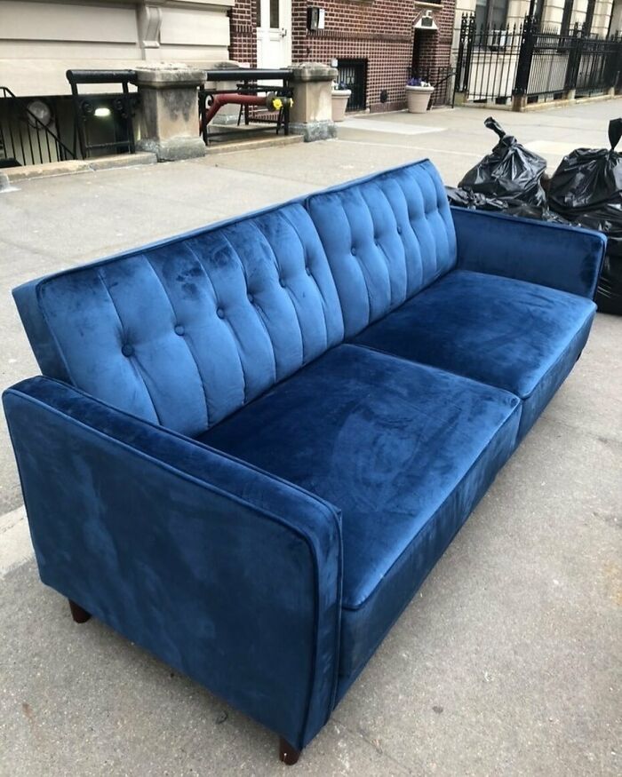 What Percentage Of New Yorkers Own Velvet Couches?! Another Blue Velvet Beauty! 116th And Morningside