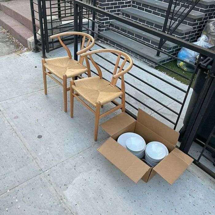 The Chairs! The Chairs!!! Clean Dishes And Chairs In Great Condition. President Between New York And Nostrand