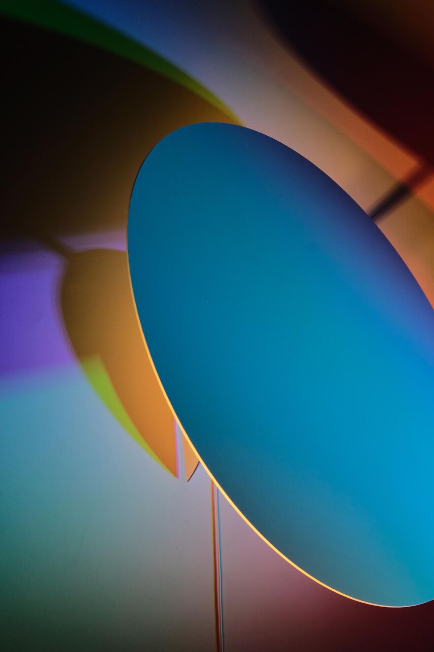 Ex Luz, A Kinetic Installation Made By A Color Blind Artist In Order To Apprehend The Concept Of Gradient Ex Luz, A Kinetic Installation Made By A Color Blind Artist In Order To Apprehend The Concept Of Gradient