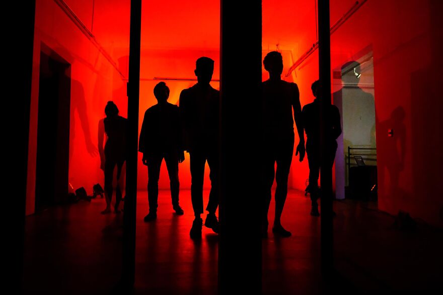 Ex Luz, A Kinetic Installation Made By A Color Blind Artist In Order To Apprehend The Concept Of Gradient Ex Luz, A Kinetic Installation Made By A Color Blind Artist In Order To Apprehend The Concept Of Gradient