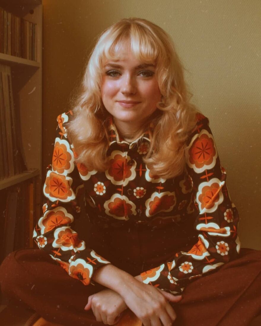 "Sabía que quería tener este aspecto cada día, y eso hice": Esta tiktoker se vuelve viral por vestir como en los 70
