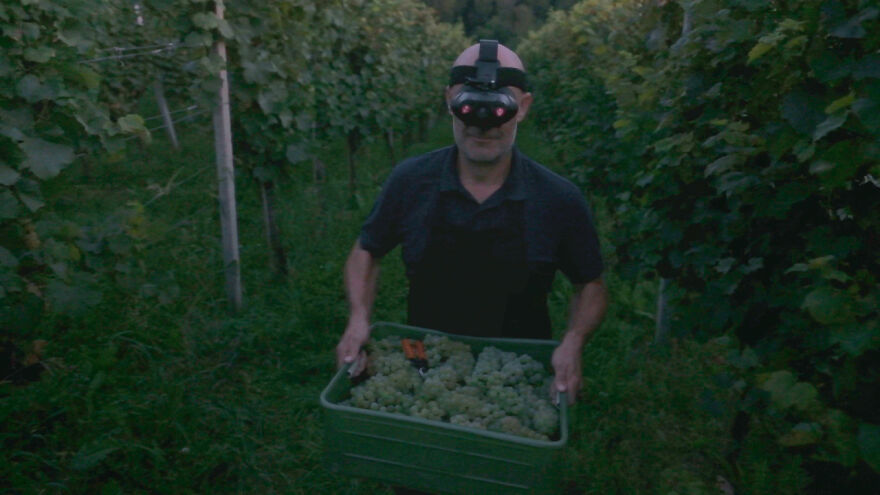 The World&rsquo;s First Sparkling Wine Made, Sold And Tasted In Complete Darkness Now Launched
