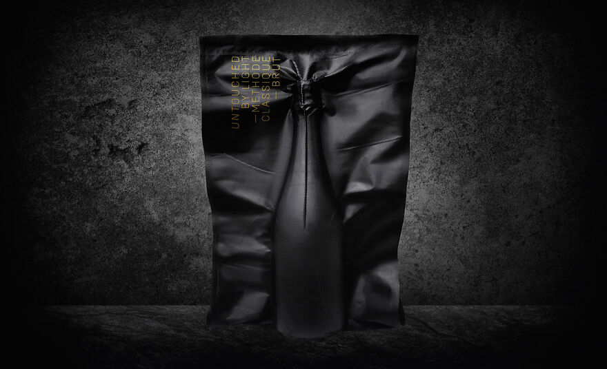 The World&rsquo;s First Sparkling Wine Made, Sold And Tasted In Complete Darkness Now Launched
