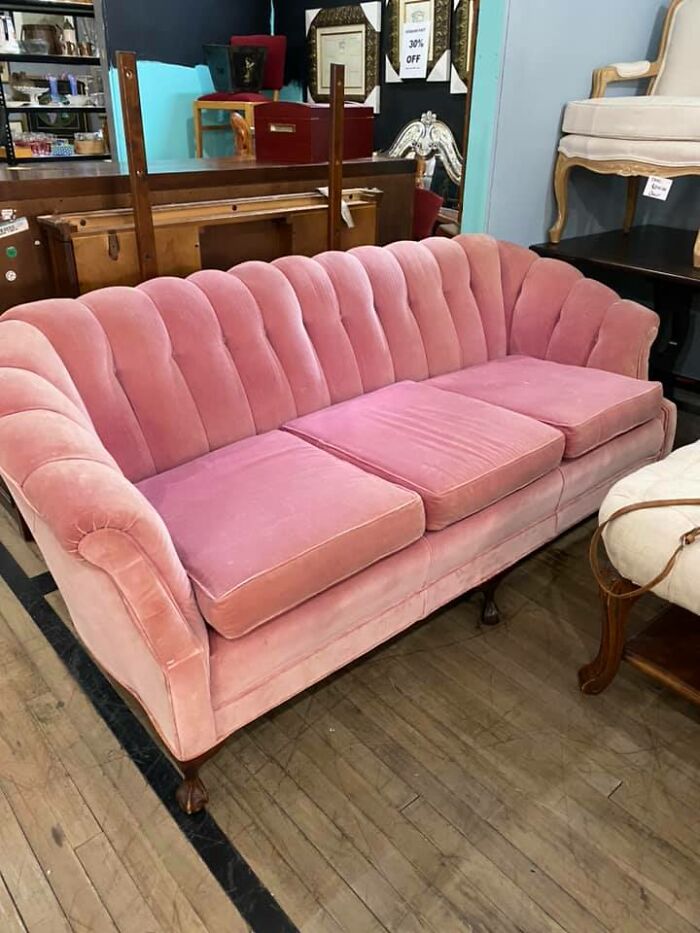 Y’all Look At My Vintage Pink Sofa We Just Got
